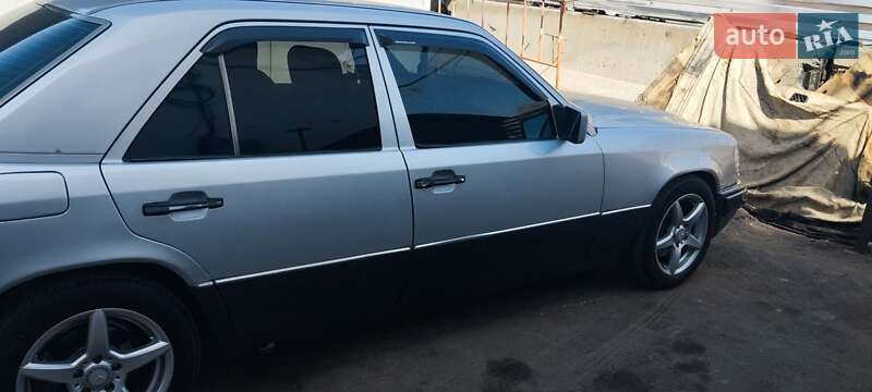 Седан Mercedes-Benz E-Class 1994 в Боярці