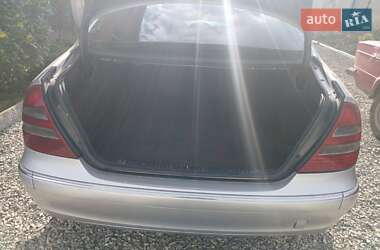 Седан Mercedes-Benz E-Class 2003 в 