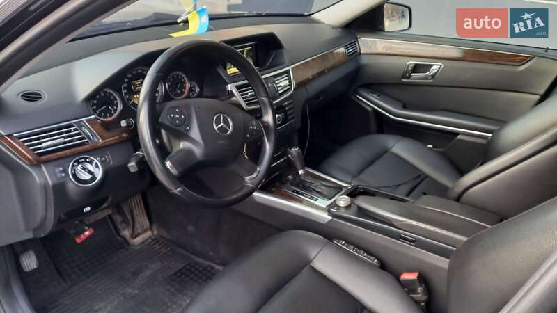 Седан Mercedes-Benz E-Class 2011 в Запоріжжі