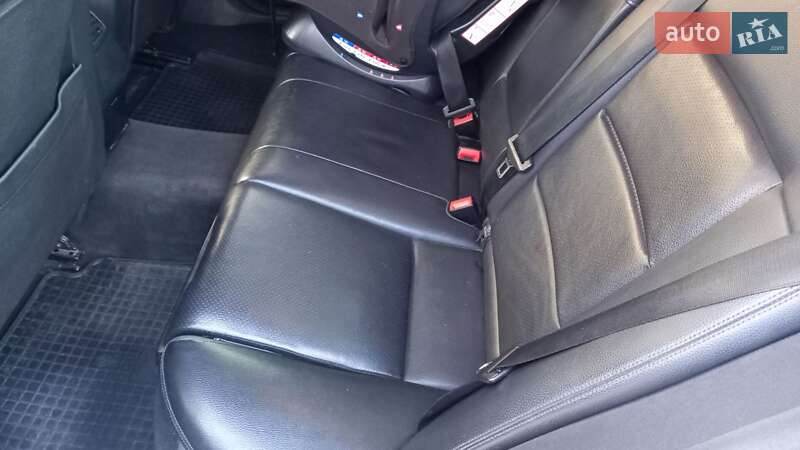 Седан Mercedes-Benz E-Class 2011 в Запоріжжі