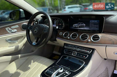 Седан Mercedes-Benz E-Class 2016 в 