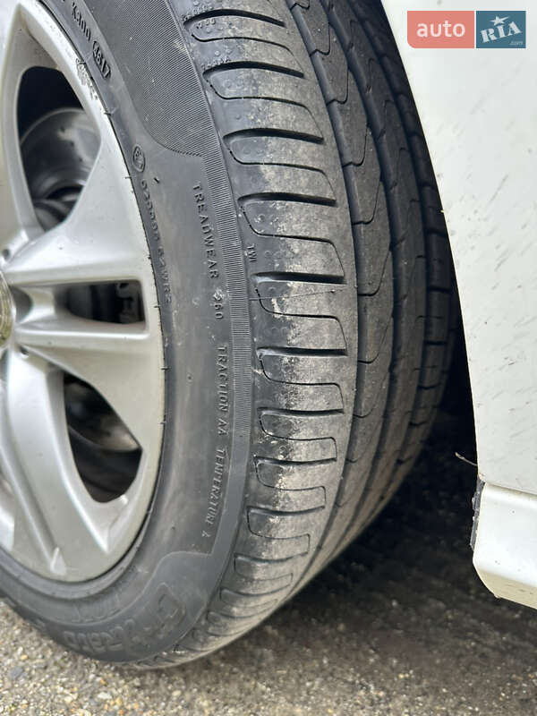 Седан Mercedes-Benz E-Class 2012 в Хусті