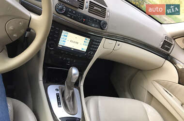 Седан Mercedes-Benz E-Class 2002 в 