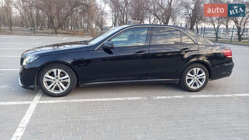 Седан Mercedes-Benz E-Class 2011 в Запоріжжі