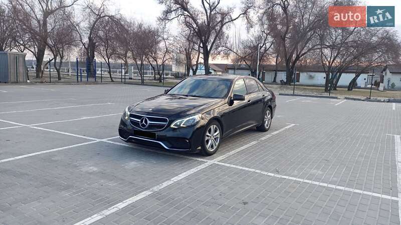 Седан Mercedes-Benz E-Class 2011 в Запоріжжі
