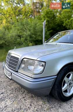 Седан Mercedes-Benz E-Class 1995 в 