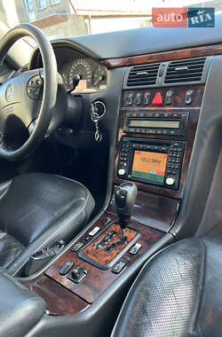 Седан Mercedes-Benz E-Class 2001 в 