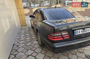Седан Mercedes-Benz E-Class 2001 в 