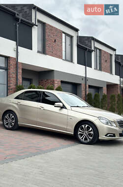 Седан Mercedes-Benz E-Class 2010 в 