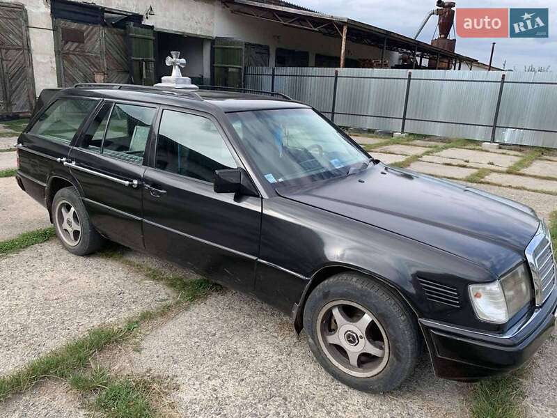 Mercedes-Benz E-Class 1992