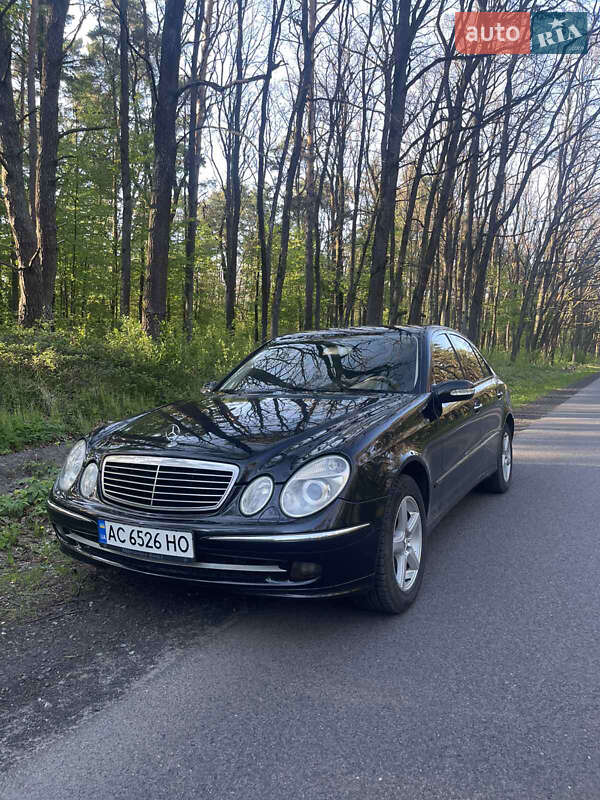 Седан Mercedes-Benz E-Class 2003 в 