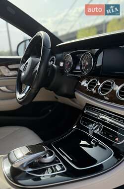 Седан Mercedes-Benz E-Class 2017 в 