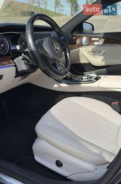 Седан Mercedes-Benz E-Class 2017 в 