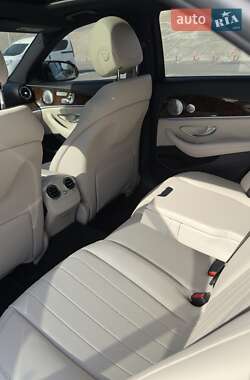 Седан Mercedes-Benz E-Class 2017 в 