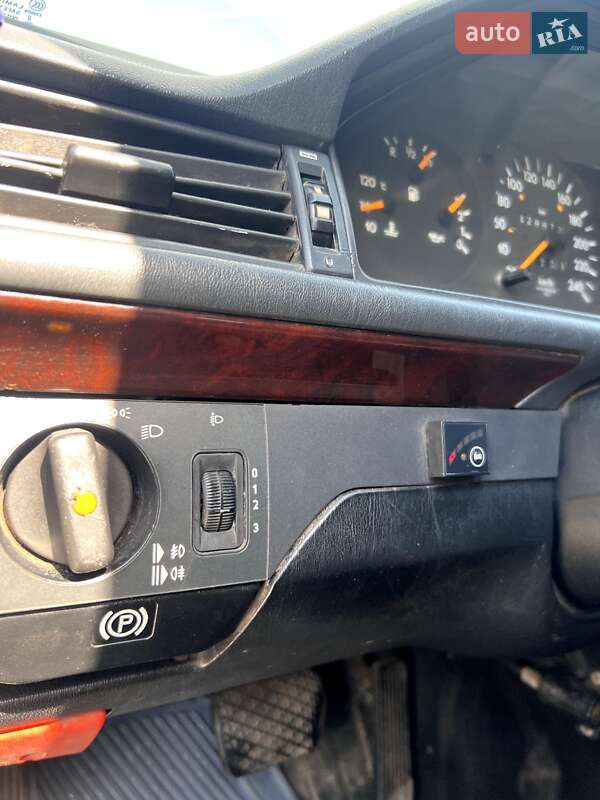 Седан Mercedes-Benz E-Class 1994 в Житомирі