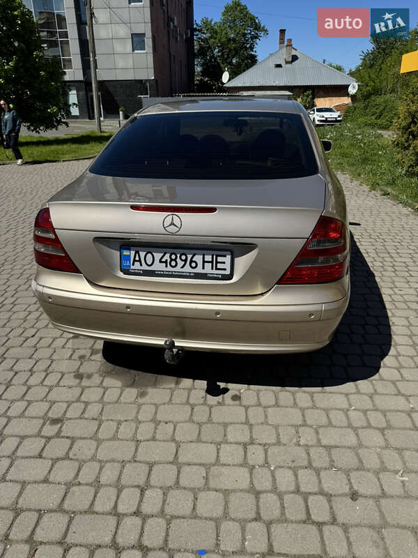 Седан Mercedes-Benz E-Class 2003 в Ужгороді