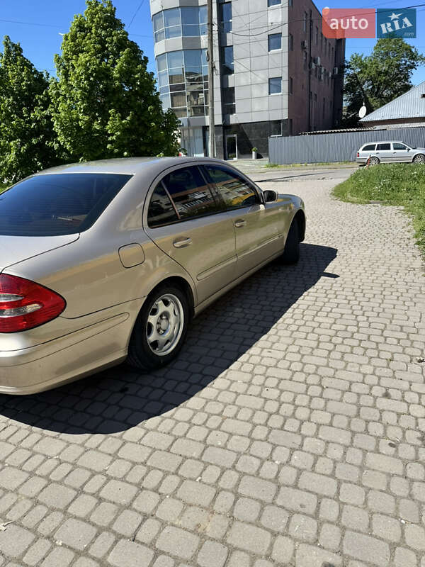 Седан Mercedes-Benz E-Class 2003 в Ужгороді