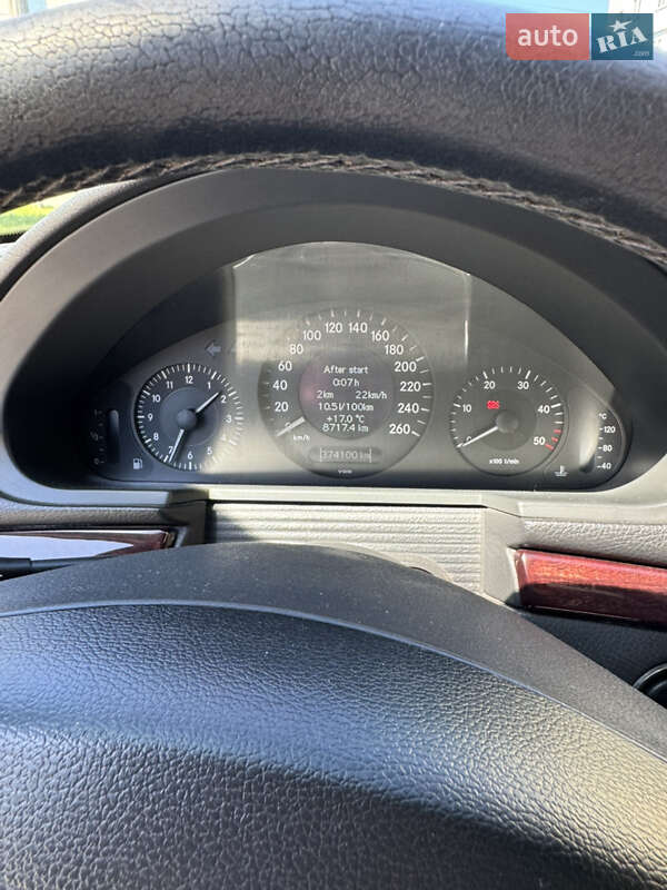 Седан Mercedes-Benz E-Class 2003 в Ужгороді