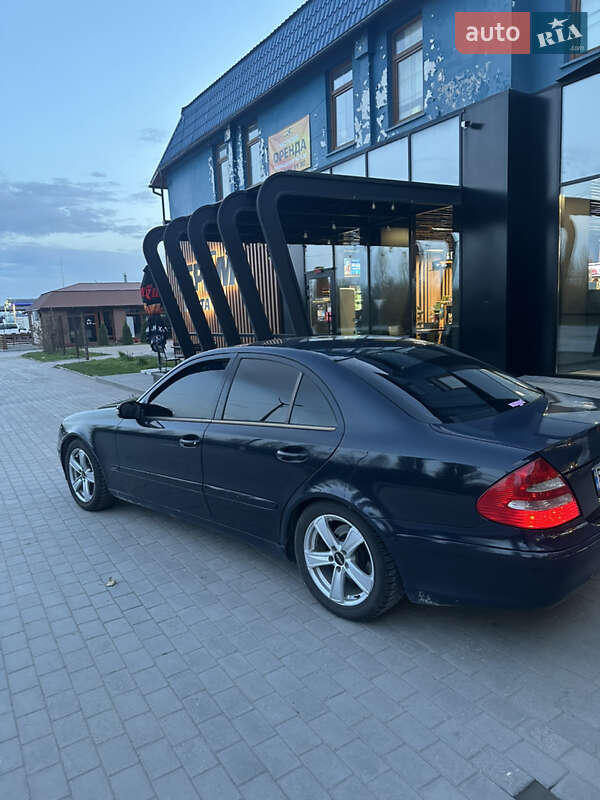 Седан Mercedes-Benz E-Class 2002 в Каменец-Подольском