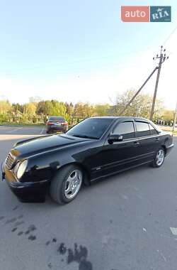 Седан Mercedes-Benz E-Class 2001 в 