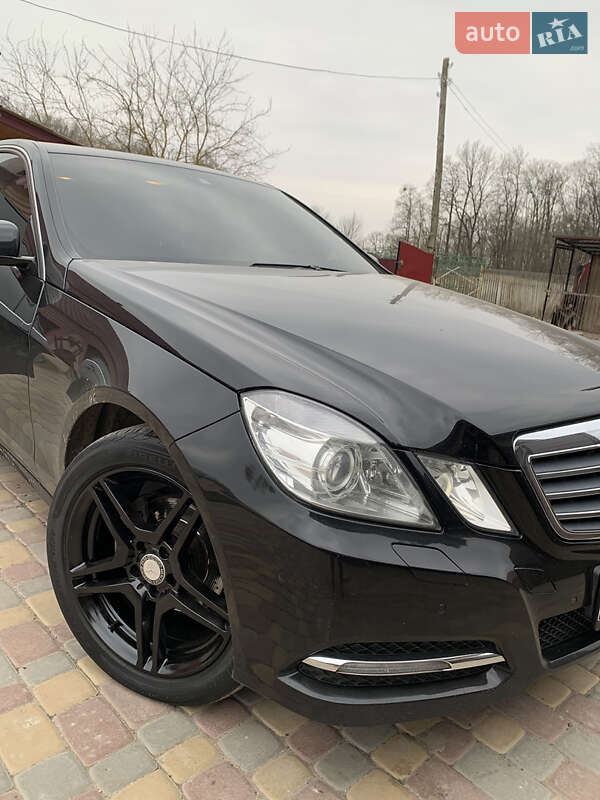 Седан Mercedes-Benz E-Class 2012 в Хмельницькому