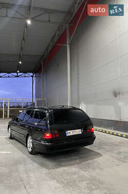 Універсал Mercedes-Benz E-Class 2001 в 