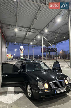 Універсал Mercedes-Benz E-Class 2001 в 