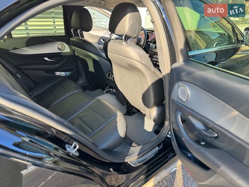 Седан Mercedes-Benz E-Class 2019 в Киеве