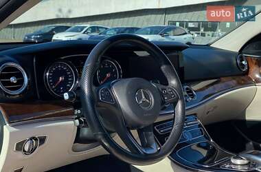 Седан Mercedes-Benz E-Class 2017 в 