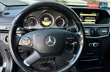 Седан Mercedes-Benz E-Class 2012 в 