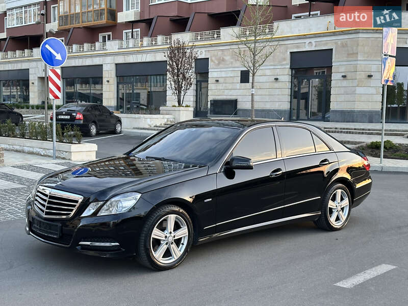 Седан Mercedes-Benz E-Class 2012 в Умані