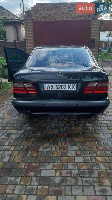 Mercedes-Benz E-Class 2001