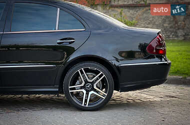 Седан Mercedes-Benz E-Class 2004 в 