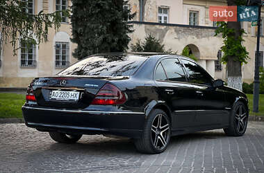 Седан Mercedes-Benz E-Class 2004 в 