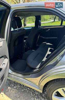 Седан Mercedes-Benz E-Class 2011 в 