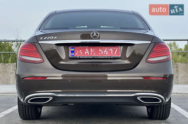 Седан Mercedes-Benz E-Class 2017 в 