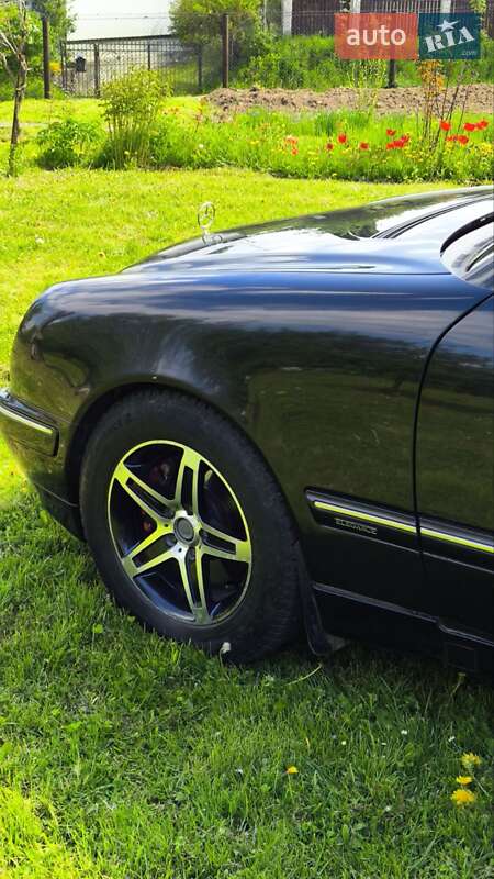 Седан Mercedes-Benz E-Class 2001 в Бориславе