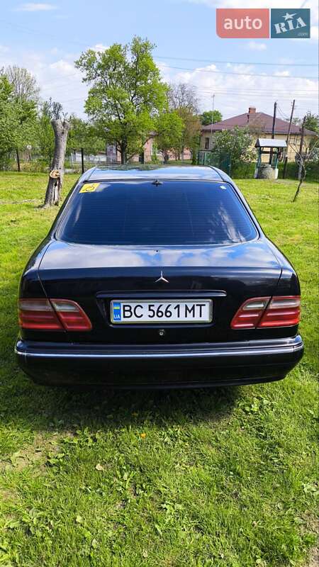 Седан Mercedes-Benz E-Class 2001 в Бориславе