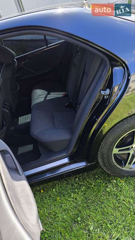 Седан Mercedes-Benz E-Class 2001 в Бориславе