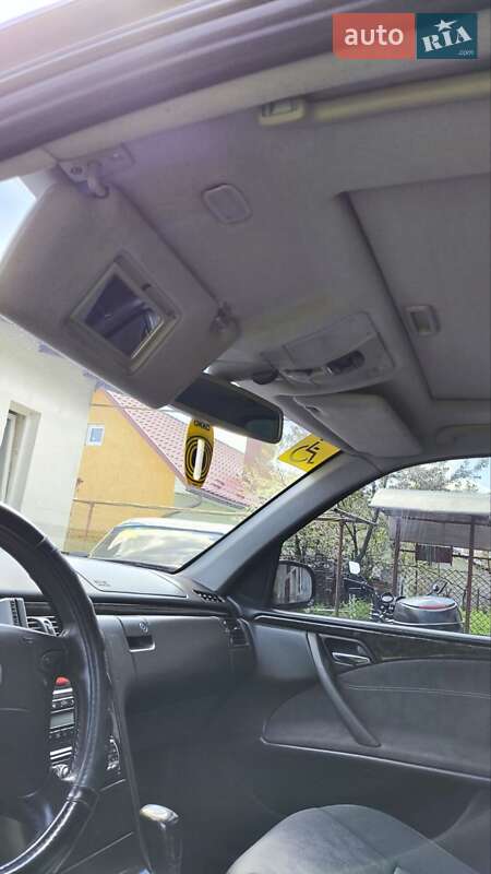 Седан Mercedes-Benz E-Class 2001 в Бориславе