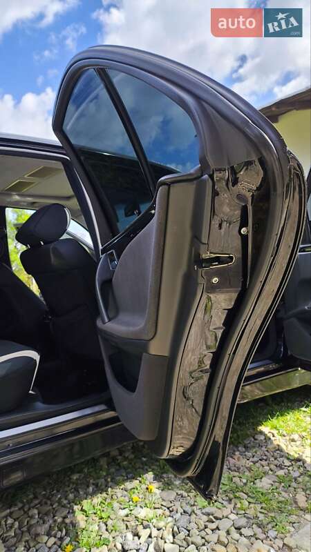 Седан Mercedes-Benz E-Class 2001 в Бориславе