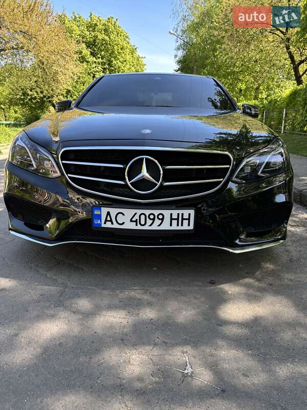 Седан Mercedes-Benz E-Class 2015 в Нововолынске