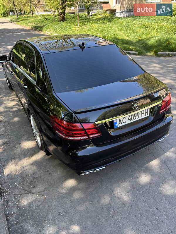 Седан Mercedes-Benz E-Class 2015 в Нововолынске