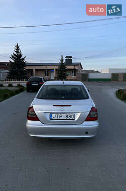 Седан Mercedes-Benz E-Class 2008 в 