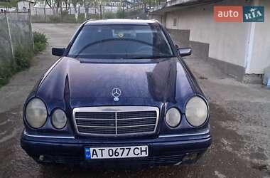 Седан Mercedes-Benz E-Class 1999 в Снятині