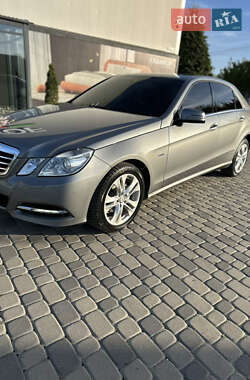 Седан Mercedes-Benz E-Class 2011 в 