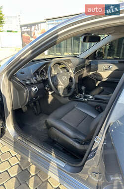 Седан Mercedes-Benz E-Class 2011 в 