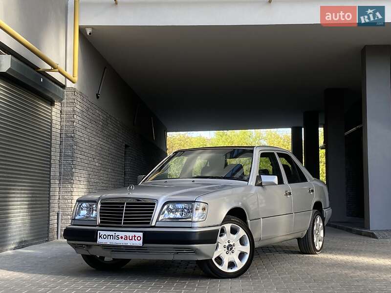 Mercedes-Benz E-Class 1995
