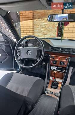 Седан Mercedes-Benz E-Class 1988 в 