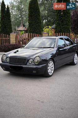 Седан Mercedes-Benz E-Class 1998 в Днепре